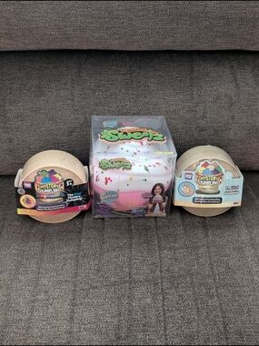 Squeeezy Sweetz Scented Cupcake & Mystery Dumpling Neon Tie Dye And Stuffed Bun